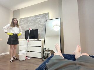 A real housekeeper teaches her boyfriend a lesson