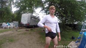 Blake Orson shows his insane muscles while wet