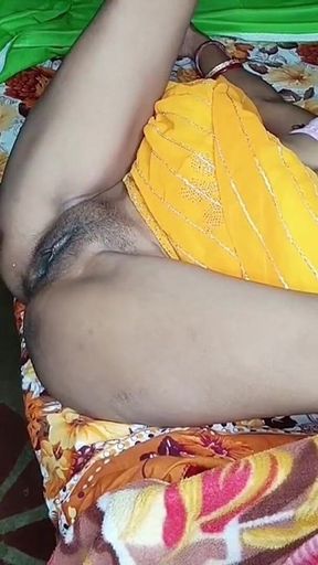 Hot Bhabhi Surprice 7 Inch Dragon Condome Fucking Small Pusssy and Enjoy with Darty Talking