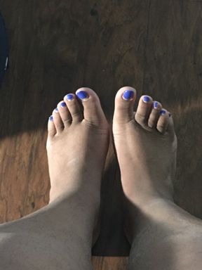 Feet play &ndash; who wants to play with my feet?