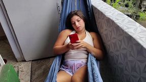 tiozao chega para almocar nervoso, sua sublinha nifeta so na rede balancando foi descabecada a