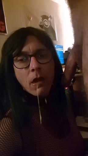 Unforgettable moment from &quot;Davine gets her Throat filled by a huge Cock and enjoyes the throatfucking&quot;