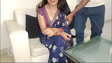 Gifted anklets to friend'_s married wife Bhabhi and got a rough fuck in return