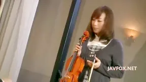 Seductive Japanese Beauty Gets Hard Fucked Vigorously