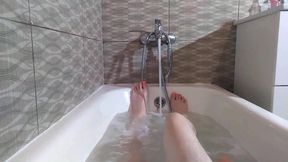 Fluffy Bush Takes a Bath and Admires Hairy Legs Footfetish Ginnagg