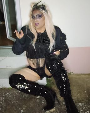 Sexy bitch latina TMILF smoke outdoor