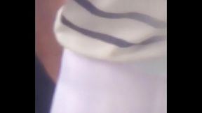 Morrita culona espiada por la ventana