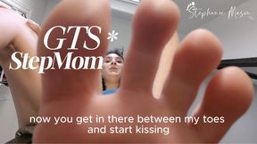 Gentle Giantess Step-Mom Foot Worship - POV