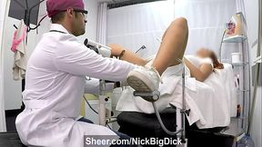 Preciosa chica virgen de 18 a&ntilde_os acude al ginecologo