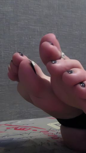 Ilandis shows beautiful bare feet and soles   Clip 1