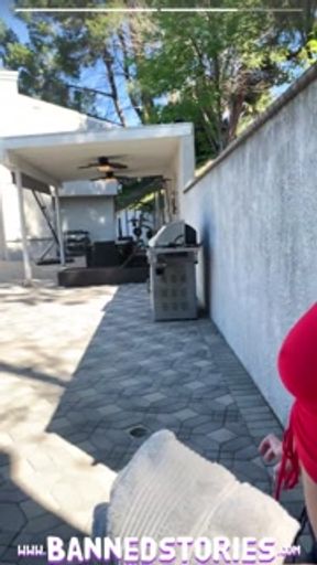 Babe Spencer Bradley is Cum Twerking in PUBLIC POV