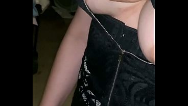 Mi esposo pierde una apuesta de 50 dolares , y se cobran con mi culo