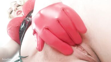 Milf in corset teases barefoot porcelain skin with pussy dripping