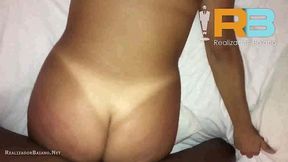 brazillian bull, realizador baiano fudendo sem na o cuzinho da esposa do corno e a putinha gritando indo mais rola pro comedor e gozando dando o cuzinho pra finalizar gozei no rabo dela.