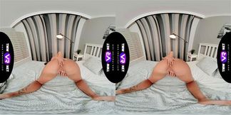 TmwVRnet Niki Harris Brunette enjoys a solo orgasm