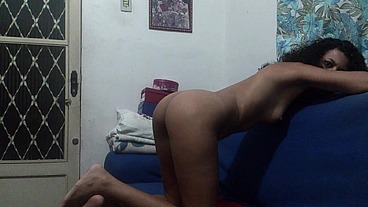 Jade on her knees on the sofa receives strong and intense punches from her husband's friend who ejaculates inside her pussy!