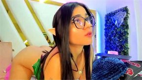 Look how this elf gives herself pleasure just for you, my loves ???