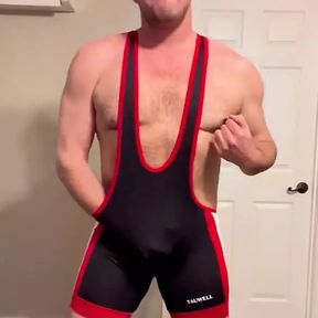 Daddy Cums in a Singlet