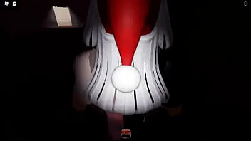 COMENDO HOMEN COM ROUPA DE MULHER NO ROBLOX NO THE MIMIC