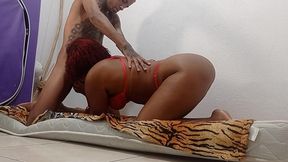 sou novinha dele mas nao liga sentando gostoso no pau do meu boy