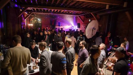 MON COPAIN SE FAIT BAISER