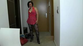 A mi marido le gusta verme con desconocidos y que me follen el culo