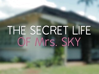 Reena Sky and Eliza Jane in The Secret Life Of Sky
