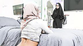 ”FAMILY STROKES Pleasuring My Stepsis In Her Hijab - Milu Blaze”