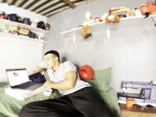 My girlfriend gives me a unfathomable mouth and I cum in her throat jOI