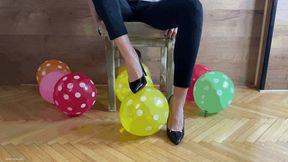 KIRA IN HIGH HEELS POPPING BALLOONS - MOV HD