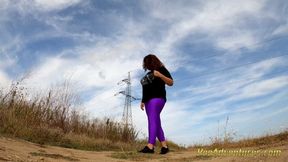 Pissing trough her leggings in a hot day - Fat girl pee with huge jet outdoor