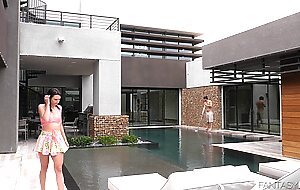 Teen Rhaya Shyne Fucks The Poolboy While Her Parents Aren't Home