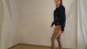 Grandma Is Sexy in Her Leopard Leggings