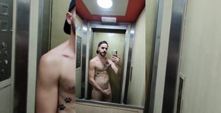 Naked inside the lift and jerk off