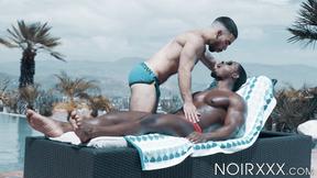”Hunk Papi Suave takes assfucking huge black cock from muscular DAngelo Jackson”