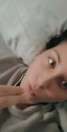 Estoy muy caliente , estoy soñando con tu polla , grande , dura me gustaria chuparla de arriba abajo ,pasarle la lengua y lamer la punta de tu polla , notar como se pone mas dura y me la metes en la…