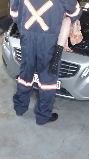 Emotional moment from &quot;Housewife didnt have enough to fix her car&quot;
