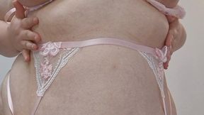 My gorgeous tummy: joy and pride!