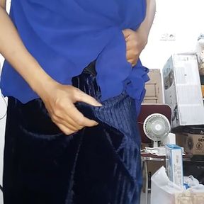 Blue velvet skirt masturbation