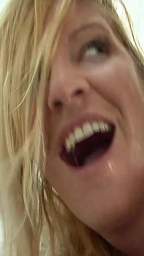 Intense MILF Orgasm Video: Sexy Mature Woman with Big Tits and Curves Gives Blowjob and Penetrates Younger Man - Sucking and Fucking Like a Pro