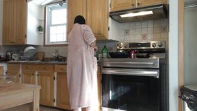 Homemade Arab Wife Doggystyle Fuck in the Kitchen