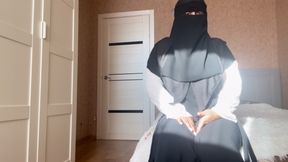 Hot Arab stepmom in pantyhose