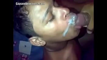 la leche en la cara