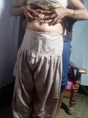 Desi sister-in-law calls the neighbors home and gets sex done, sister-in-law brother-in-law has sex.