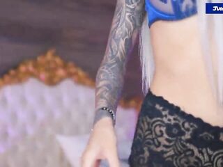 Large Titty Blond Moist Jessye