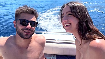 La passion pour le sexe d'HelloLimoon, 22ans, est démesurée...