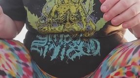 PEEING OUTSIDE IN MY LEGGINGS