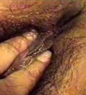 Really nasty Indian milf pussy closeup on amateur video