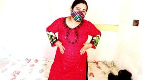 Desi hot solo woman step on finger