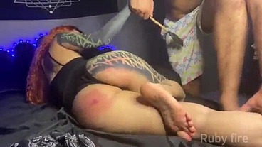 Socando fundo na ruivinha safada depois de uma sessão BDSM